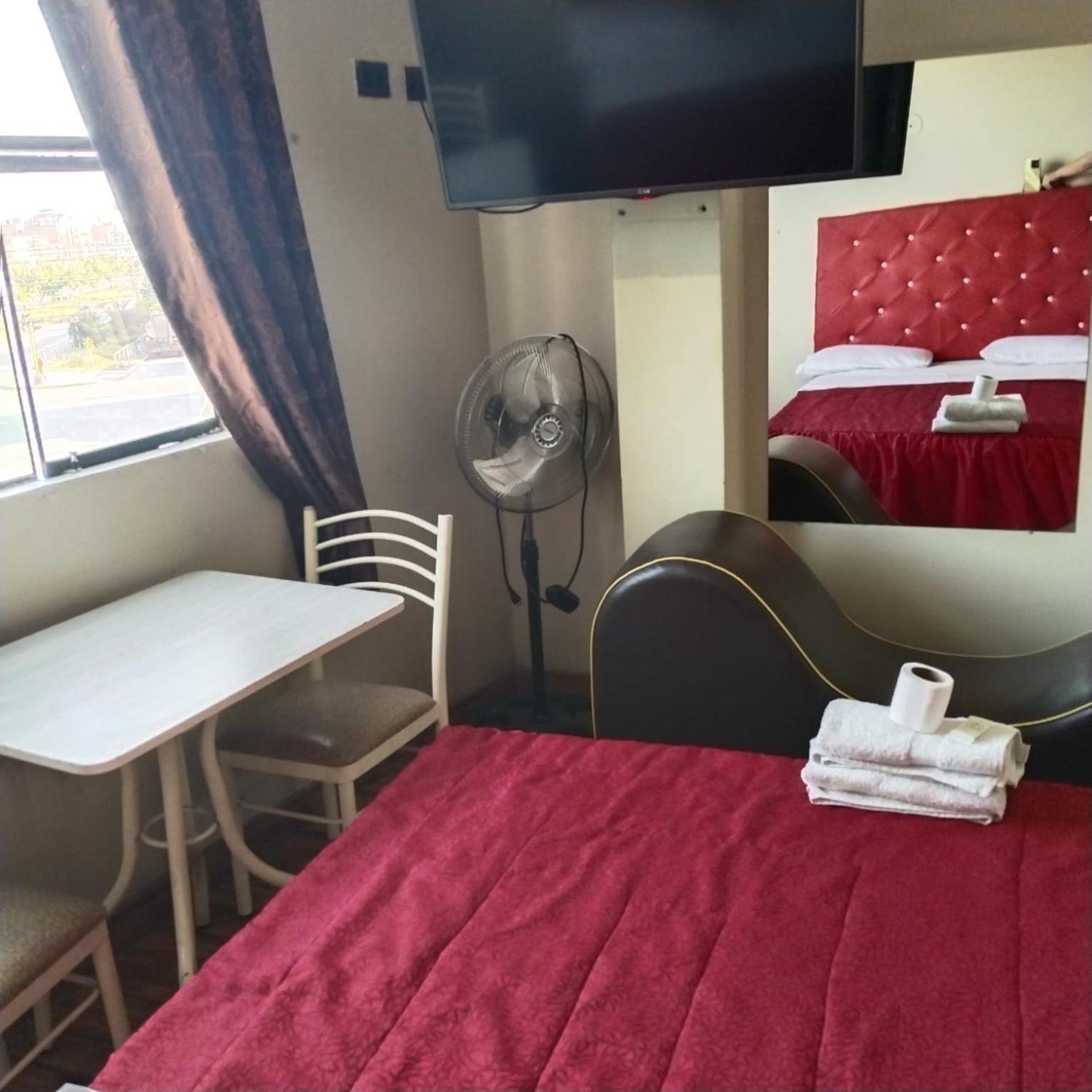 Hostal Jara Lima Buitenkant foto